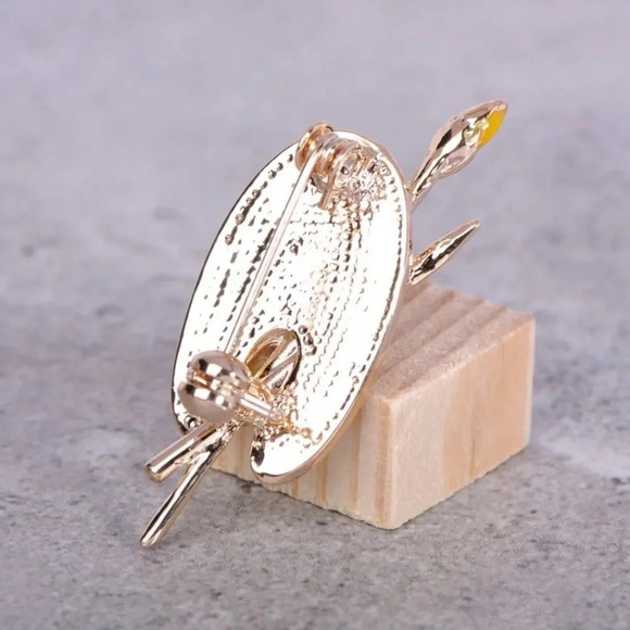 VQ Artist Palette Brooch - Picture 3 of 8